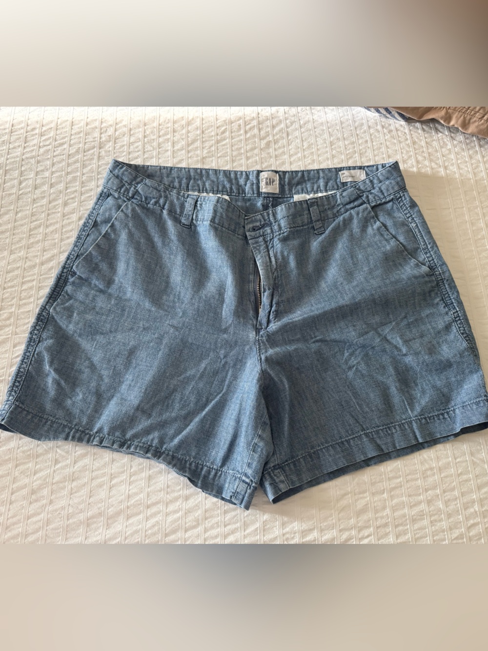 GAP City Short Women's Chambray in Light Blue Cotton 5" Mid Rise